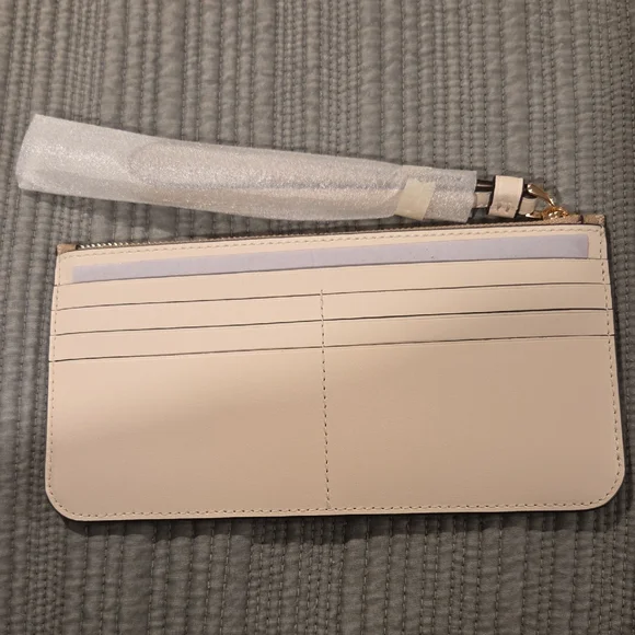 Brand New Coach Tan Wristlet with Cream Details w/o Tags - Picture 2 of 3